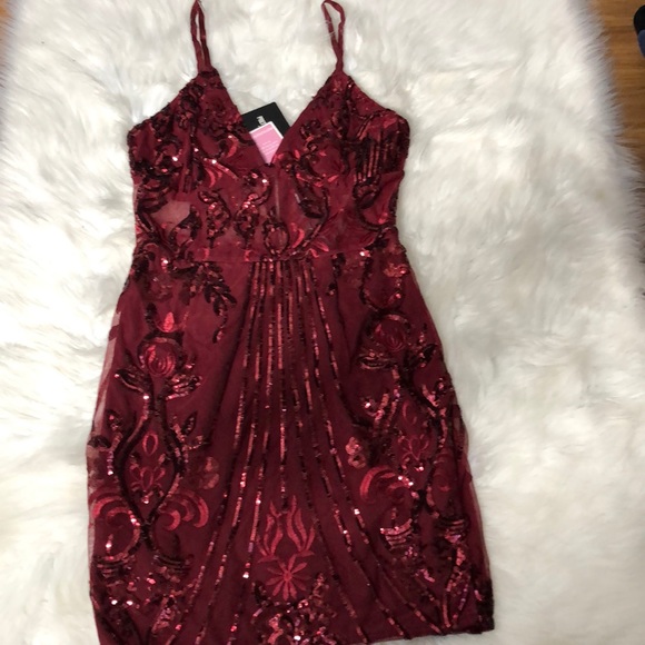 burgundy strappy sheer panel sequin bodycon dress
